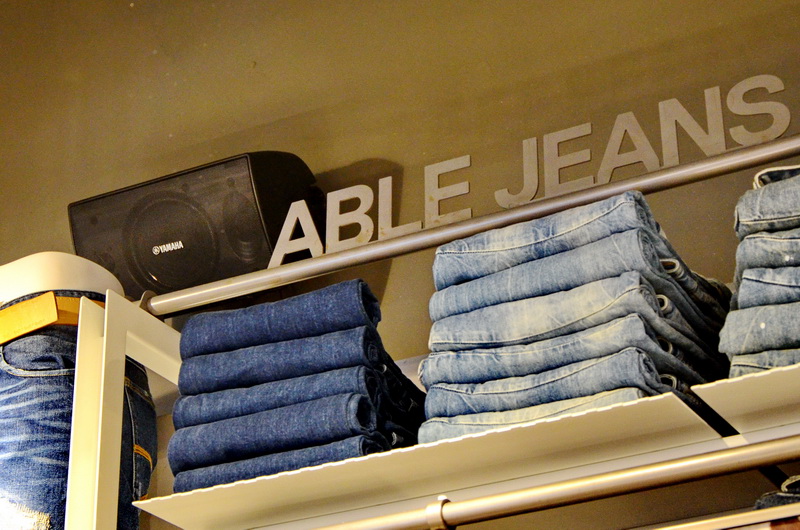 ABLE JEANS正大广场旗舰店——d88尊龙z6MA2030的时尚之旅